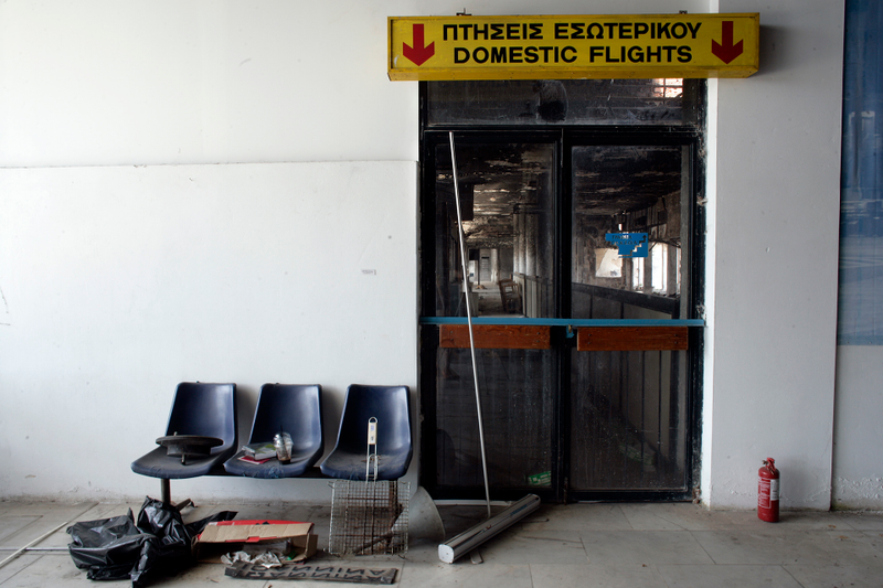 Illustration for article titled Athens' Abandoned International Airport Is Incredibly Creepy